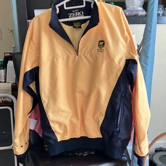 Golf Wind Breaker - Picture 1 of 7
